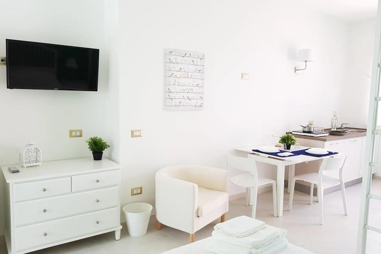 Isola Charm B&B - A Historic Villa Near Punta Del Pero Beach Syracuse 2*,  Italië