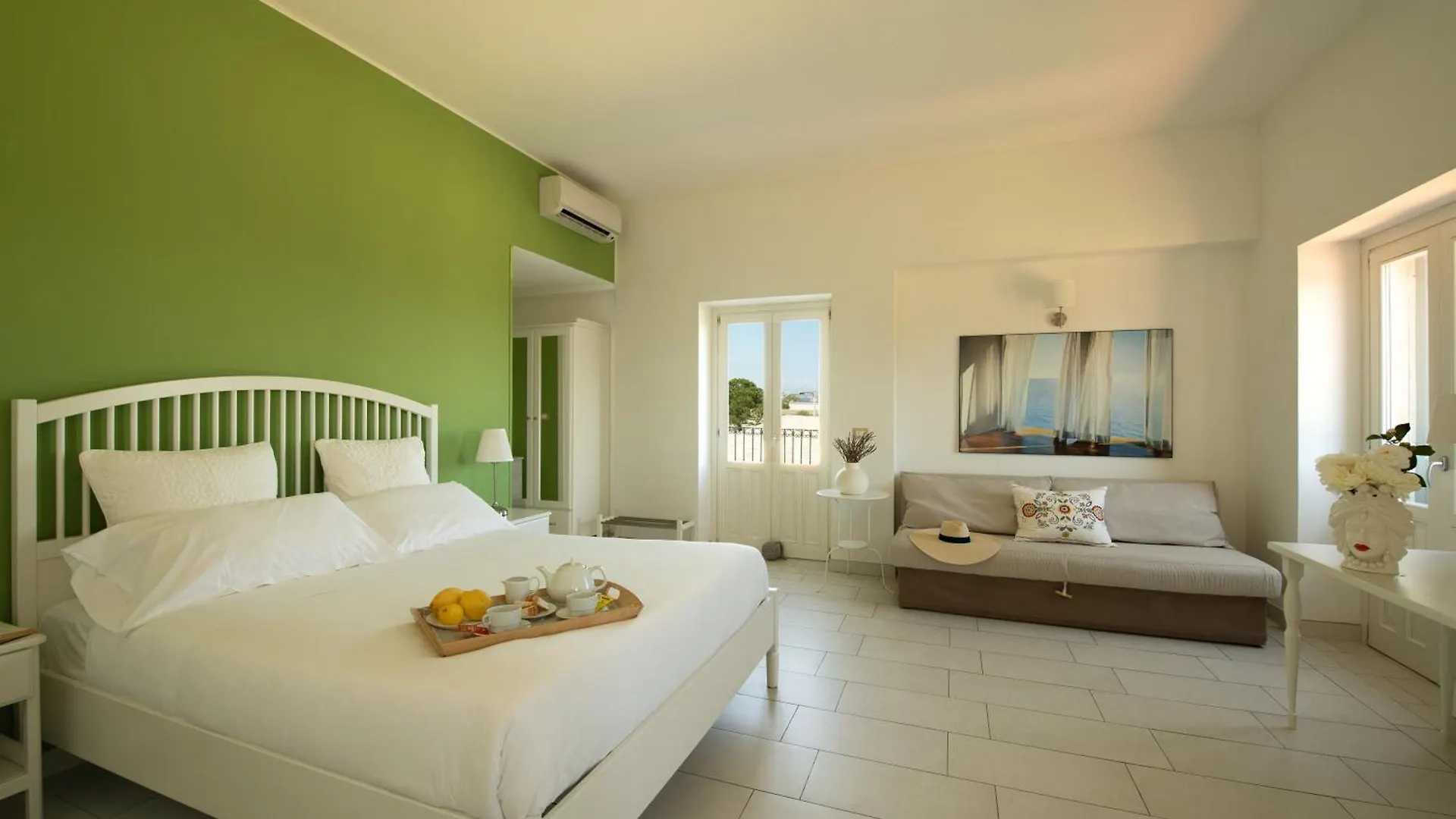 Bed & Breakfast Isola Charm B&B - A Historic Villa Near Punta Del Pero Beach Syracuse