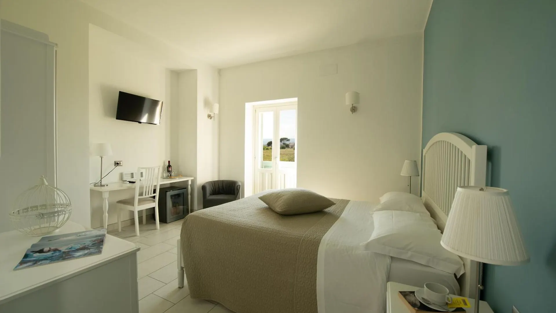 Isola Charm B&B - A Historic Villa Near Punta Del Pero Beach Syracuse