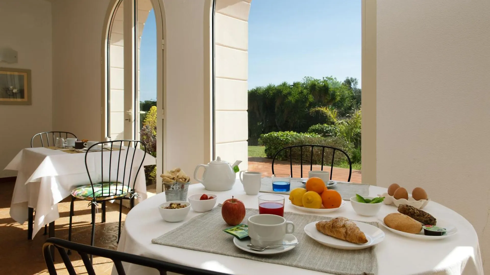 Isola Charm B&B - A Historic Villa Near Punta Del Pero Beach Syracuse