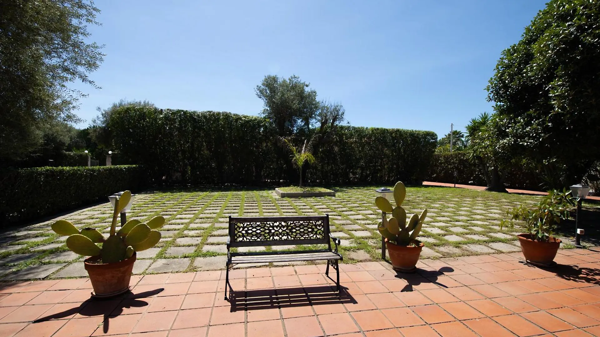 Bed & Breakfast Isola Charm B&B - A Historic Villa Near Punta Del Pero Beach Syracuse