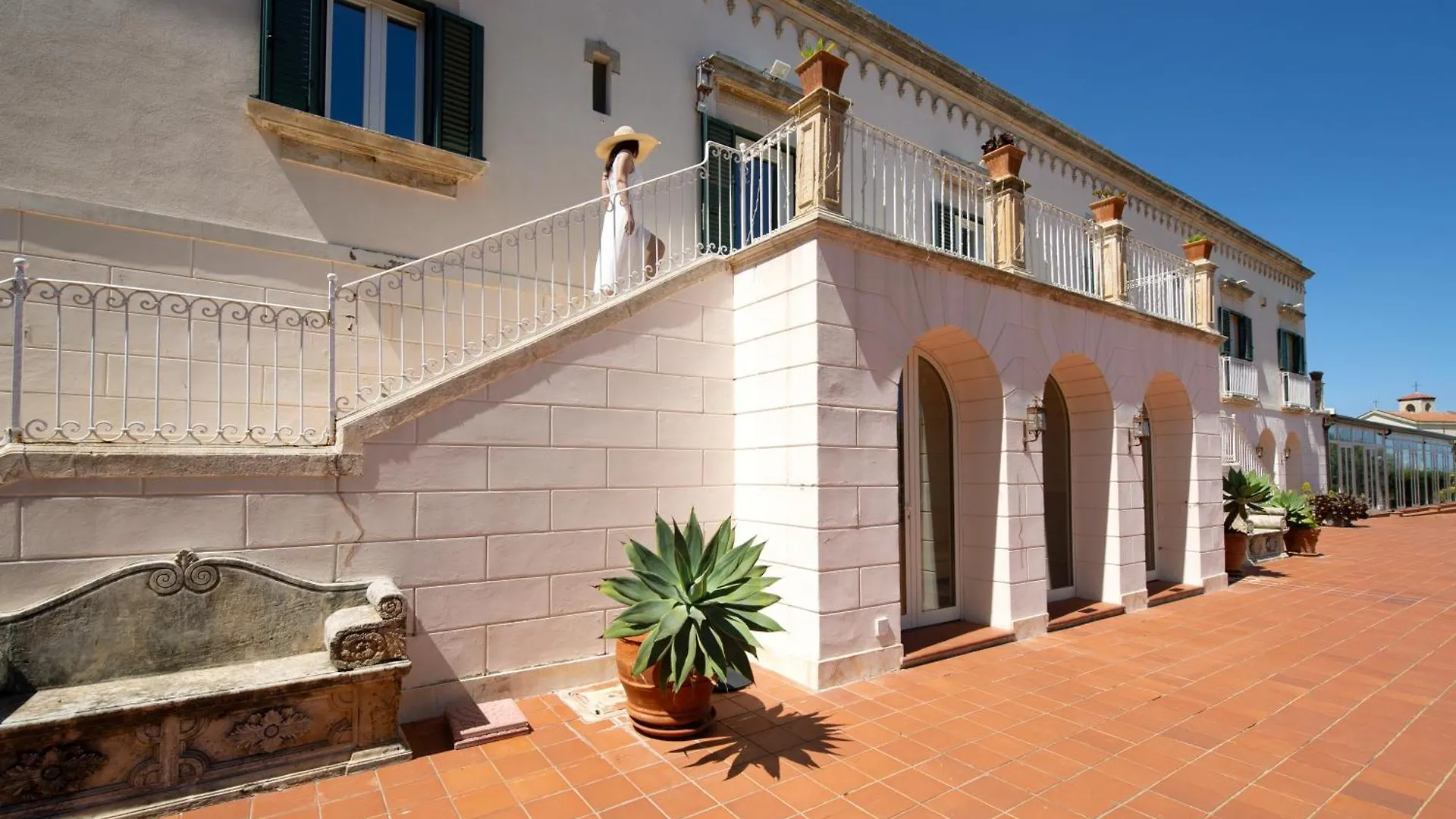 ** Frühstückspension Isola Charm B&B - A Historic Villa Near Punta Del Pero Beach Syrakus Italien