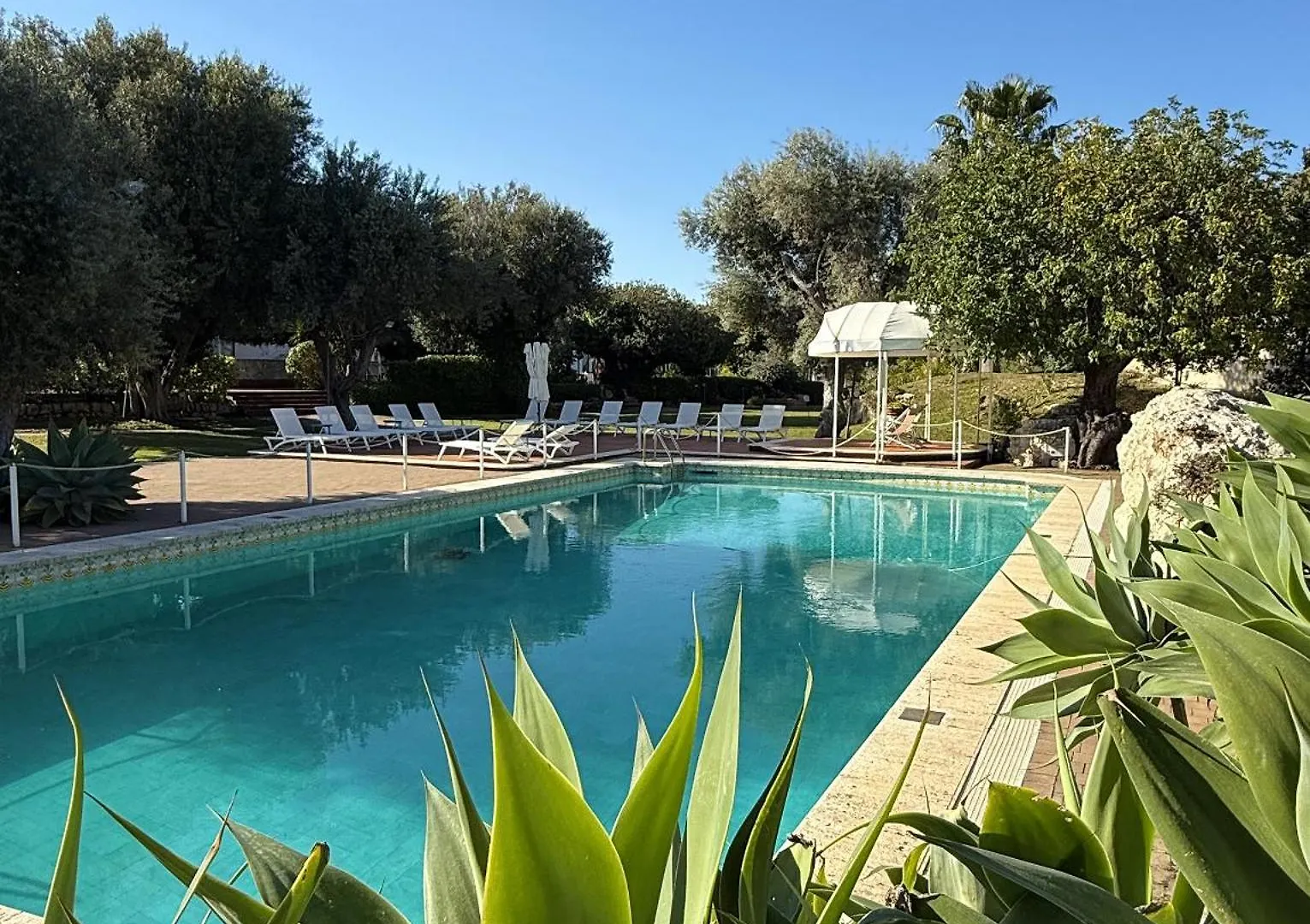 Isola Charm B&B - A Historic Villa Near Punta Del Pero Beach Syrakus