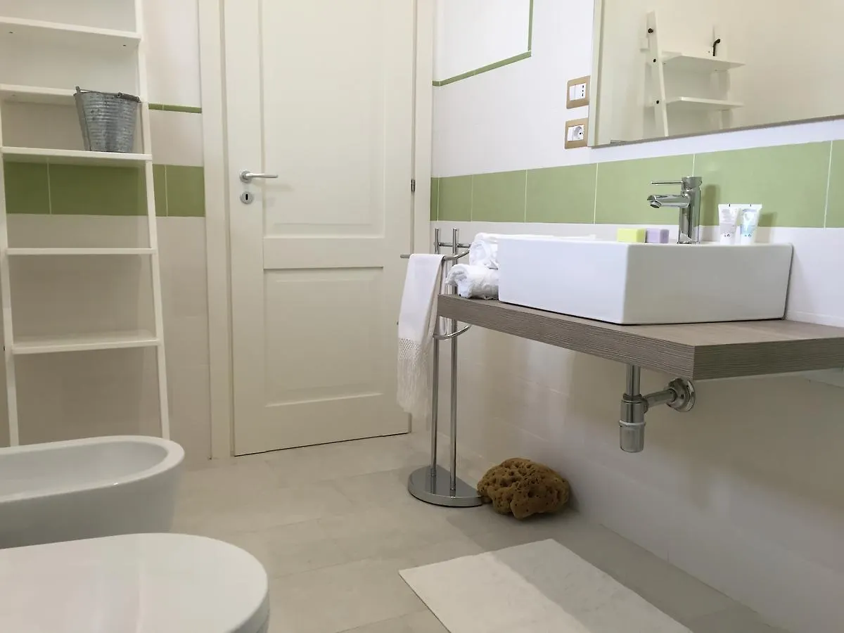 Isola Charm B&B - A Historic Villa Near Punta Del Pero Beach Syracuse 2*,