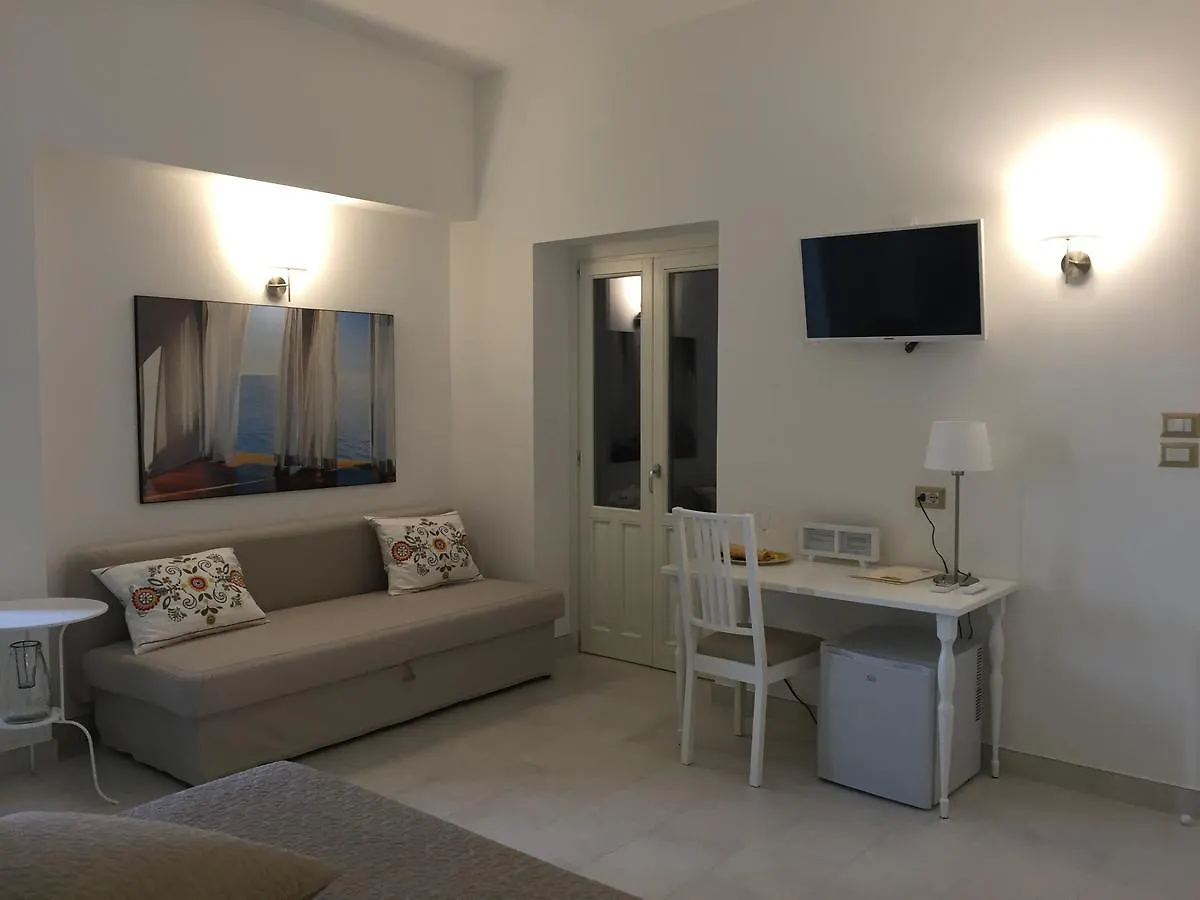 Isola Charm B&B - A Historic Villa Near Punta Del Pero Beach Syracuse Italië
