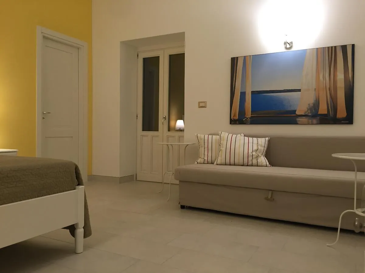 Isola Charm B&B - A Historic Villa Near Punta Del Pero Beach Syracuse