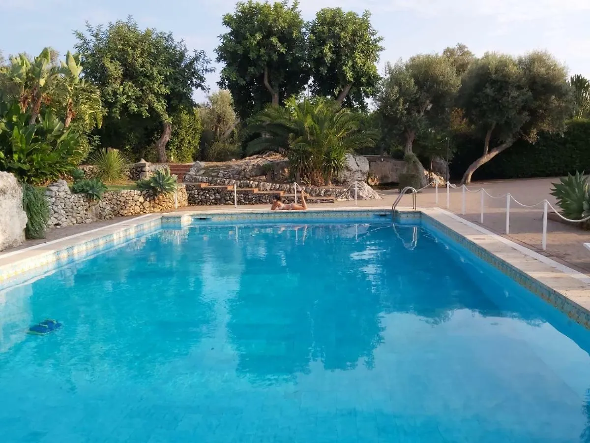Isola Charm B&B - A Historic Villa Near Punta Del Pero Beach Syrakus Italien
