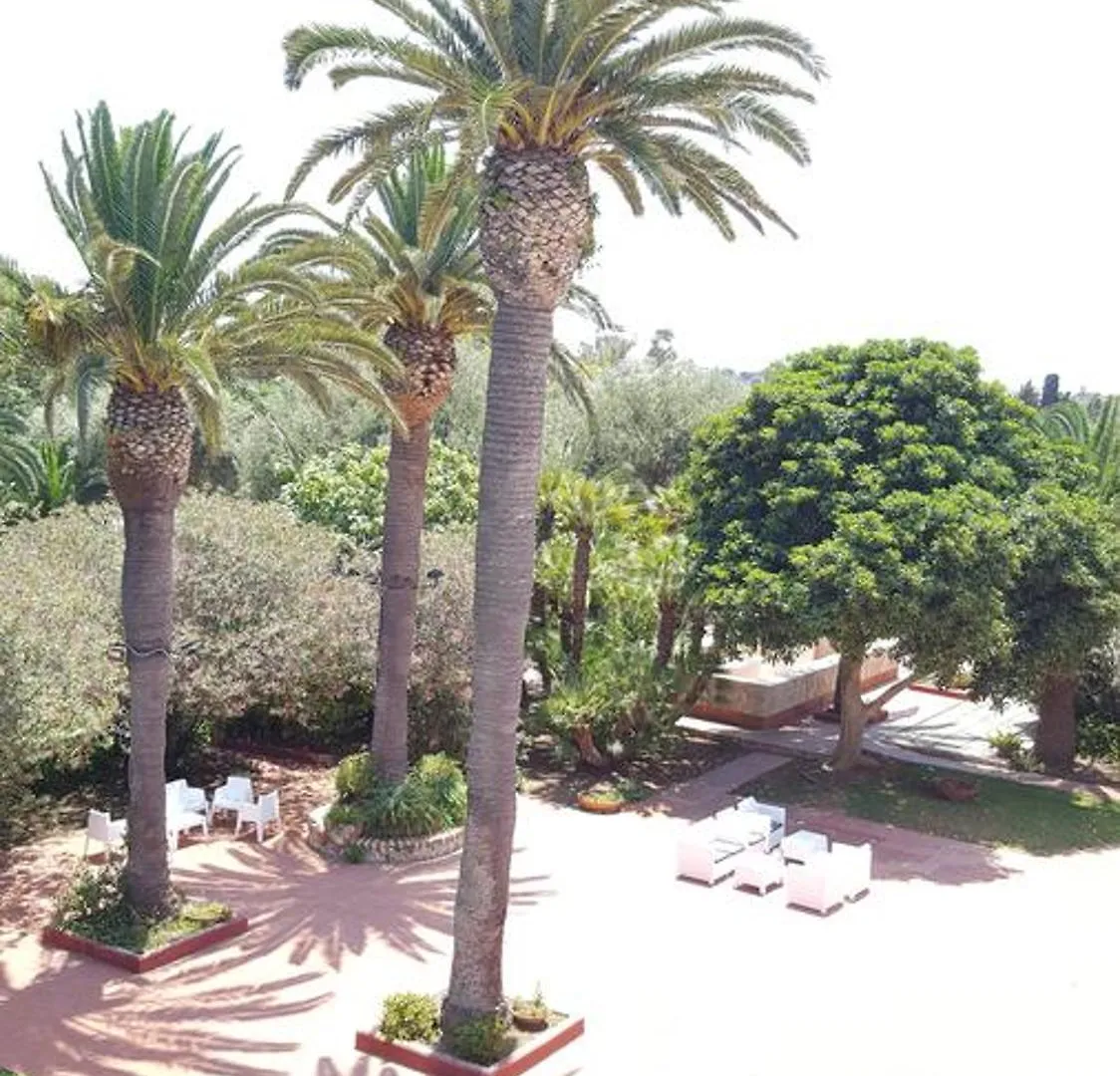 לינה וארוחת בוקר סירקוזה Resort Villa Isola B&B