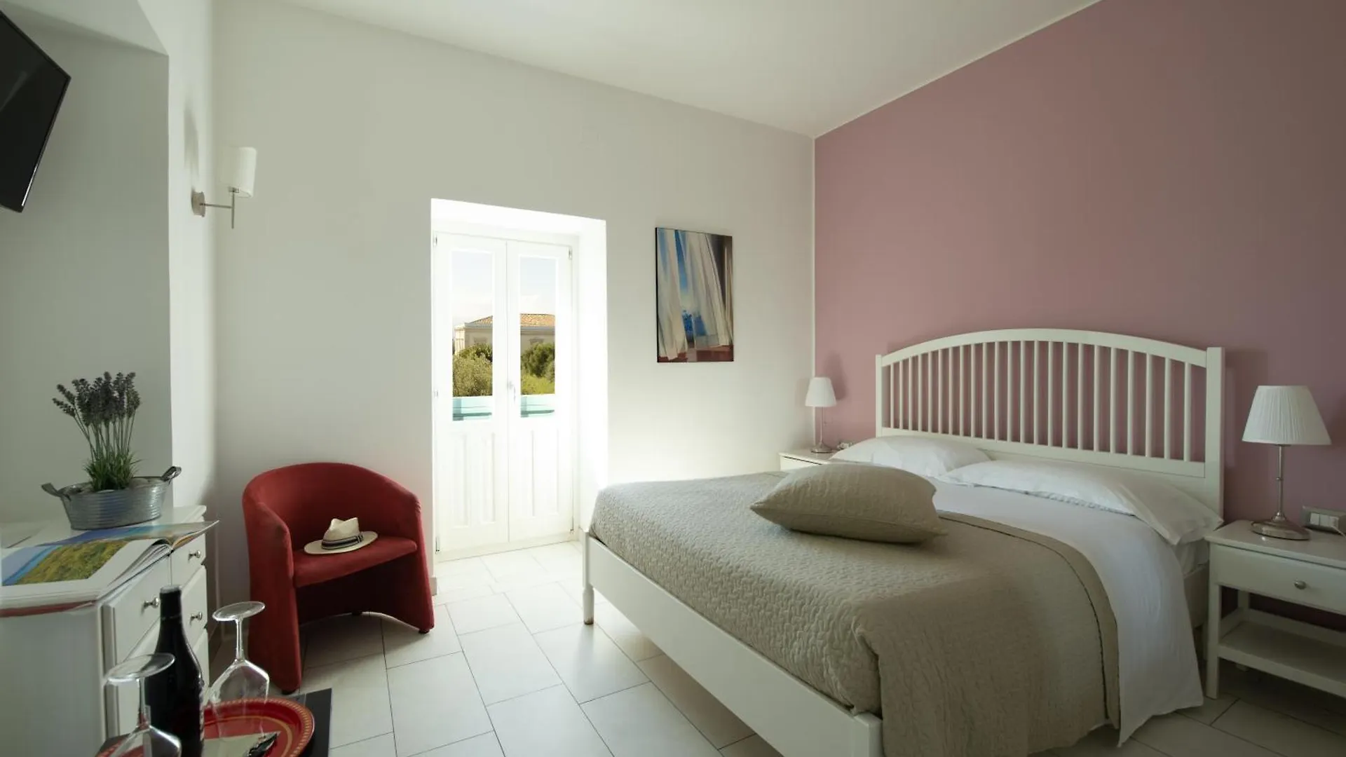 Bed & Breakfast Isola Charm B&B - A Historic Villa Near Punta Del Pero Beach Syracuse