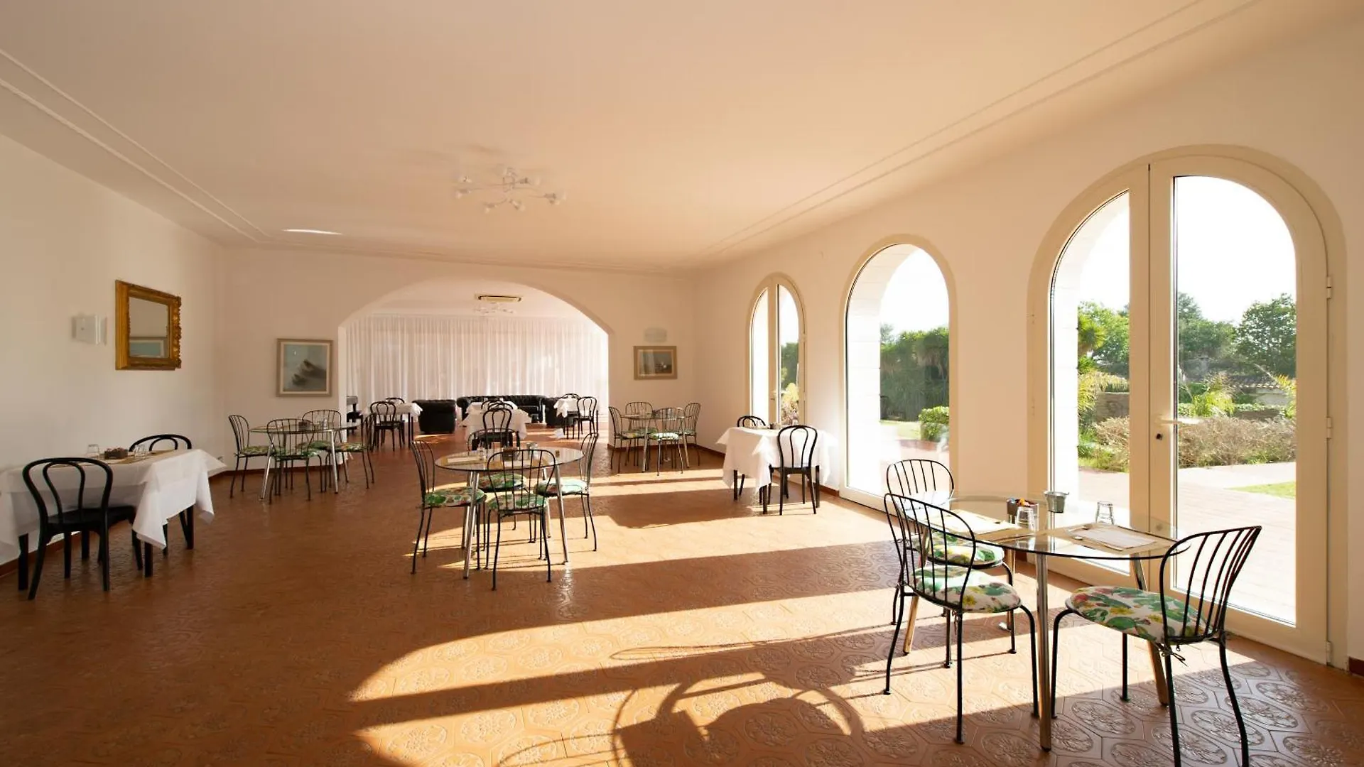 ** Bed & Breakfast Isola Charm B&B - A Historic Villa Near Punta Del Pero Beach Syracuse Italy