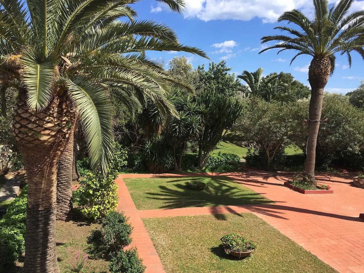 Isola Charm B&B - A Historic Villa Near Punta Del Pero Beach Syracuse