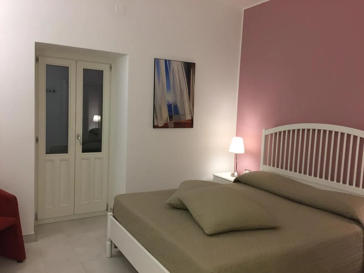 Isola Charm B&B - A Historic Villa Near Punta Del Pero Beach Syracuse Italy