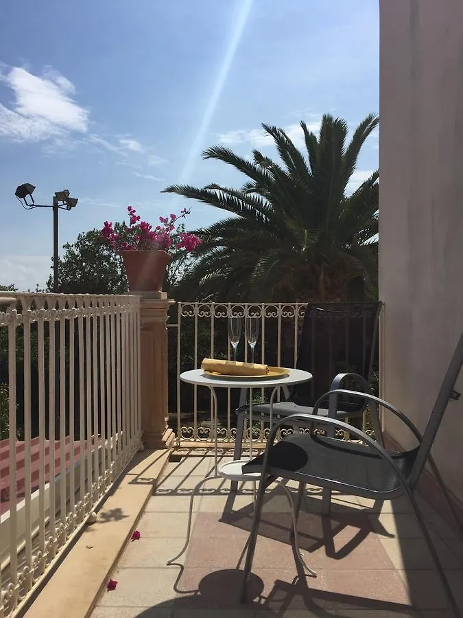 فندق مبيت وإفطار سيراكوزا Isola Charm B&B - A Historic Villa Near Punta Del Pero Beach