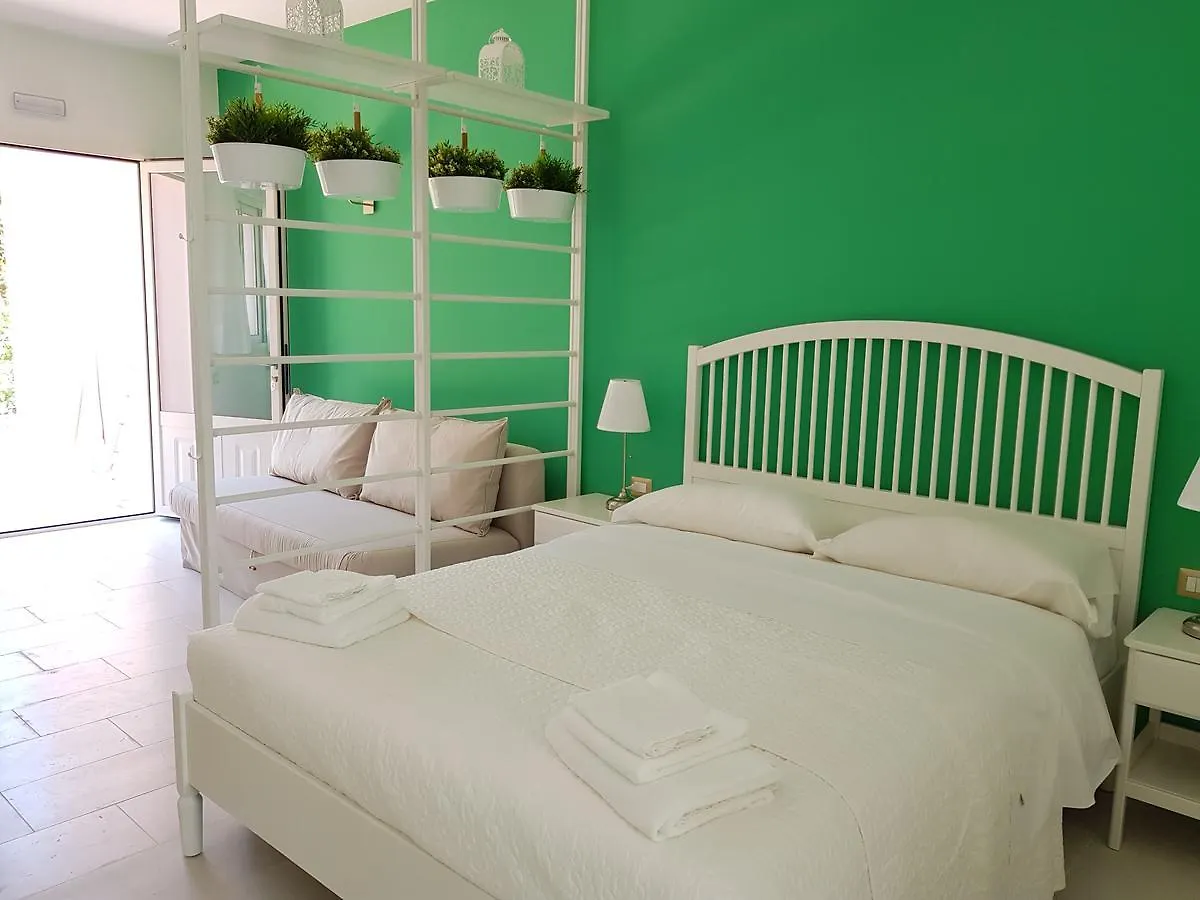 Bed & Breakfast Isola Charm B&B - A Historic Villa Near Punta Del Pero Beach Syracuse